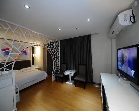 Super 8 Guangzhou Railyway Station Hotel Buitenkant foto